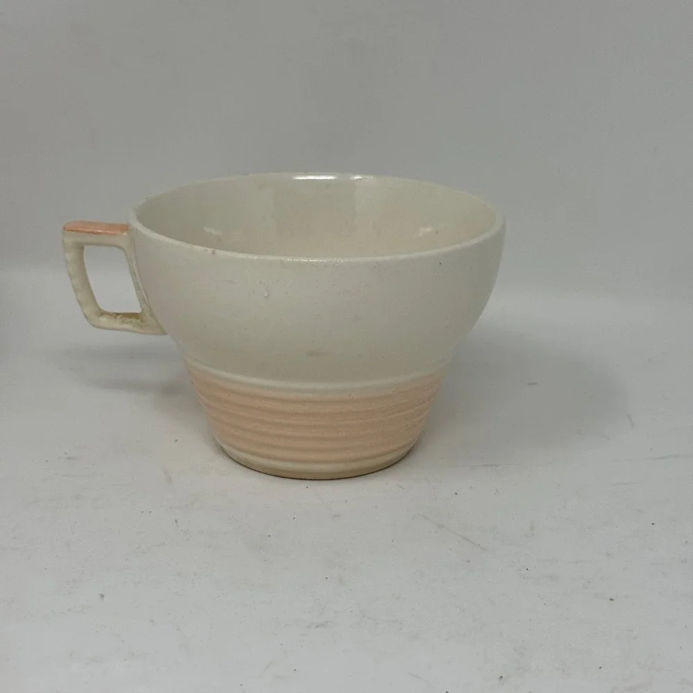 Hand Painted Floral Interior Ribbed Ceramic Teacup Peach Cream Cottagecore Vtg‎